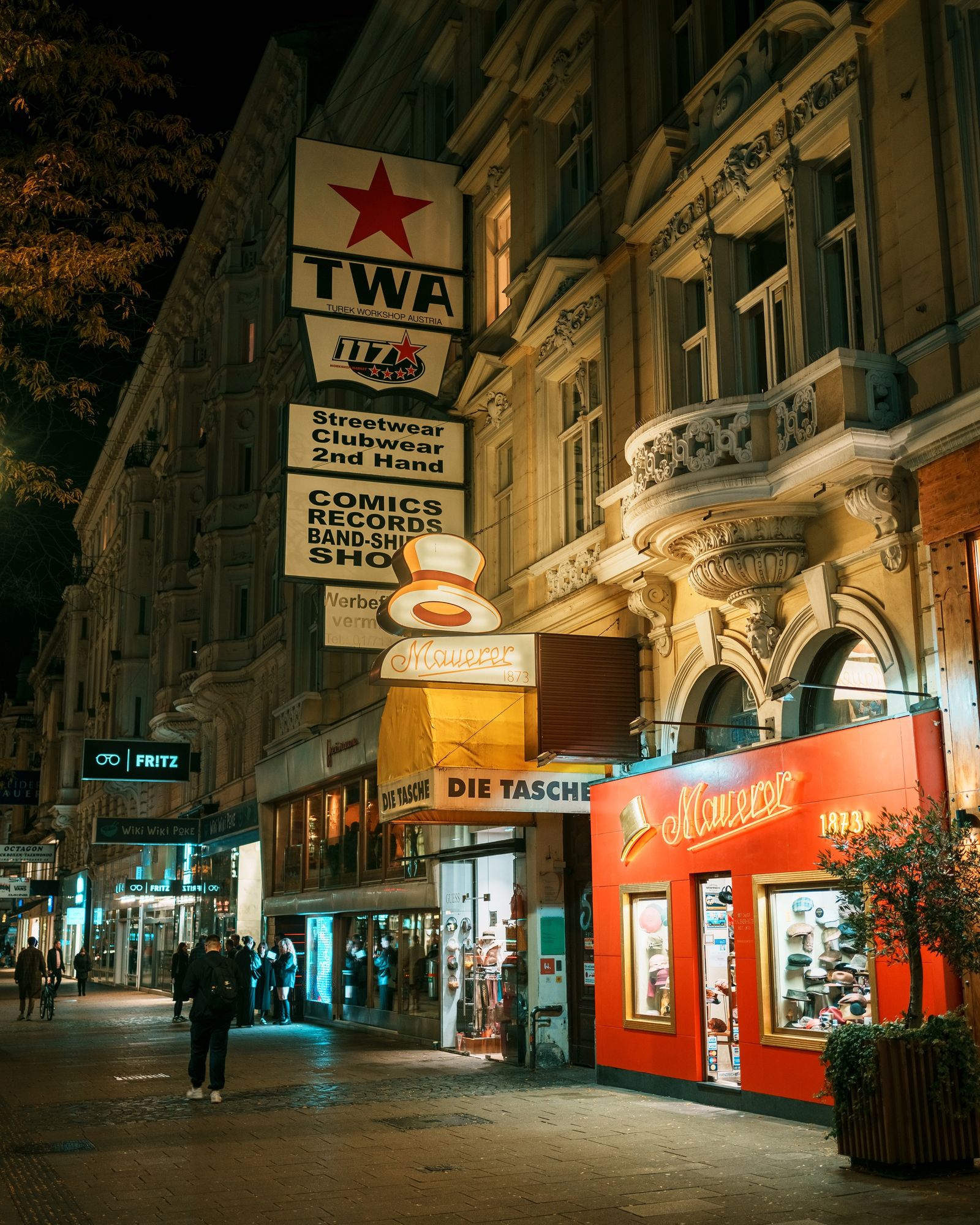 On Mariahilfer Straße, Vienna 01