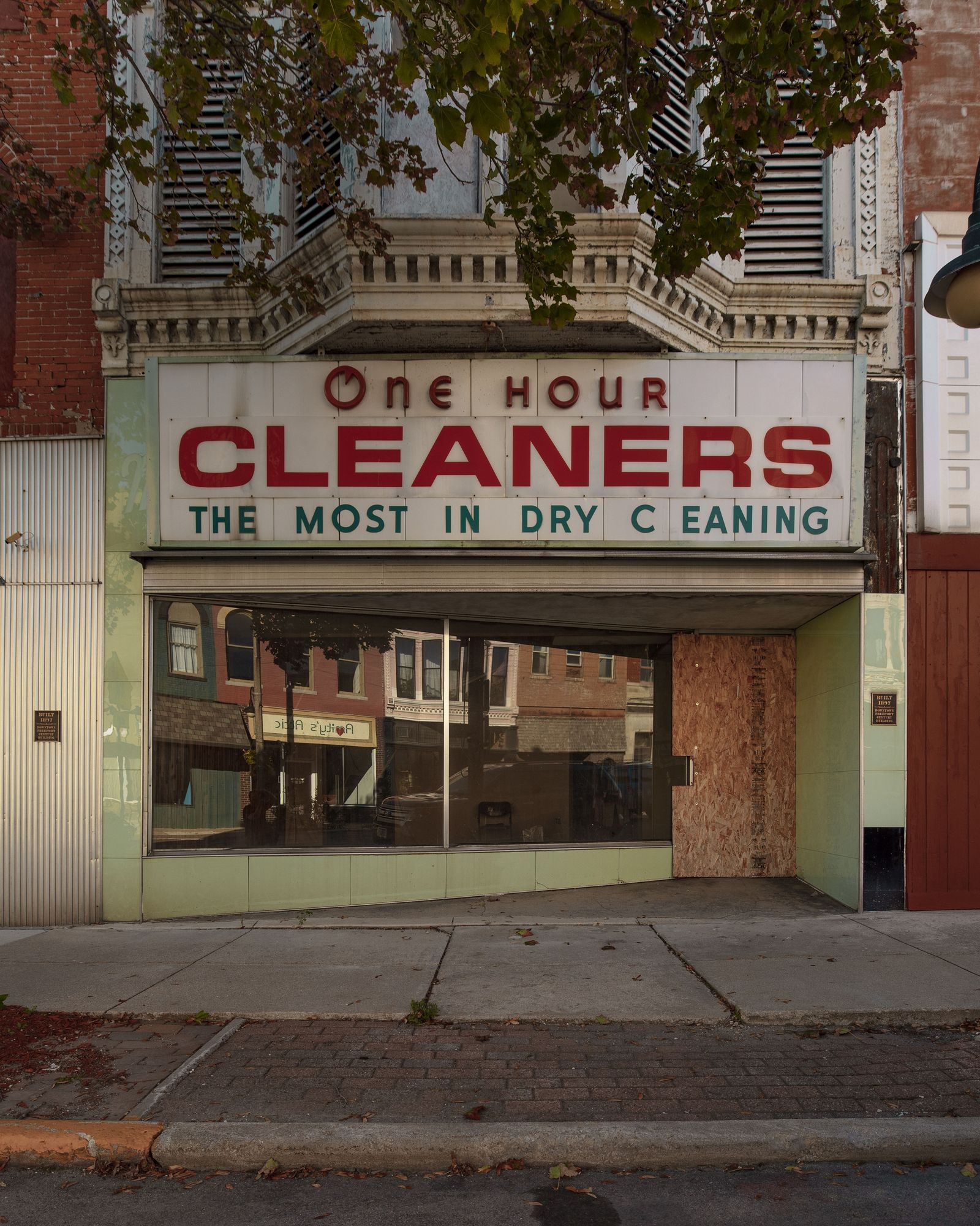 One Hour Cleaners 01