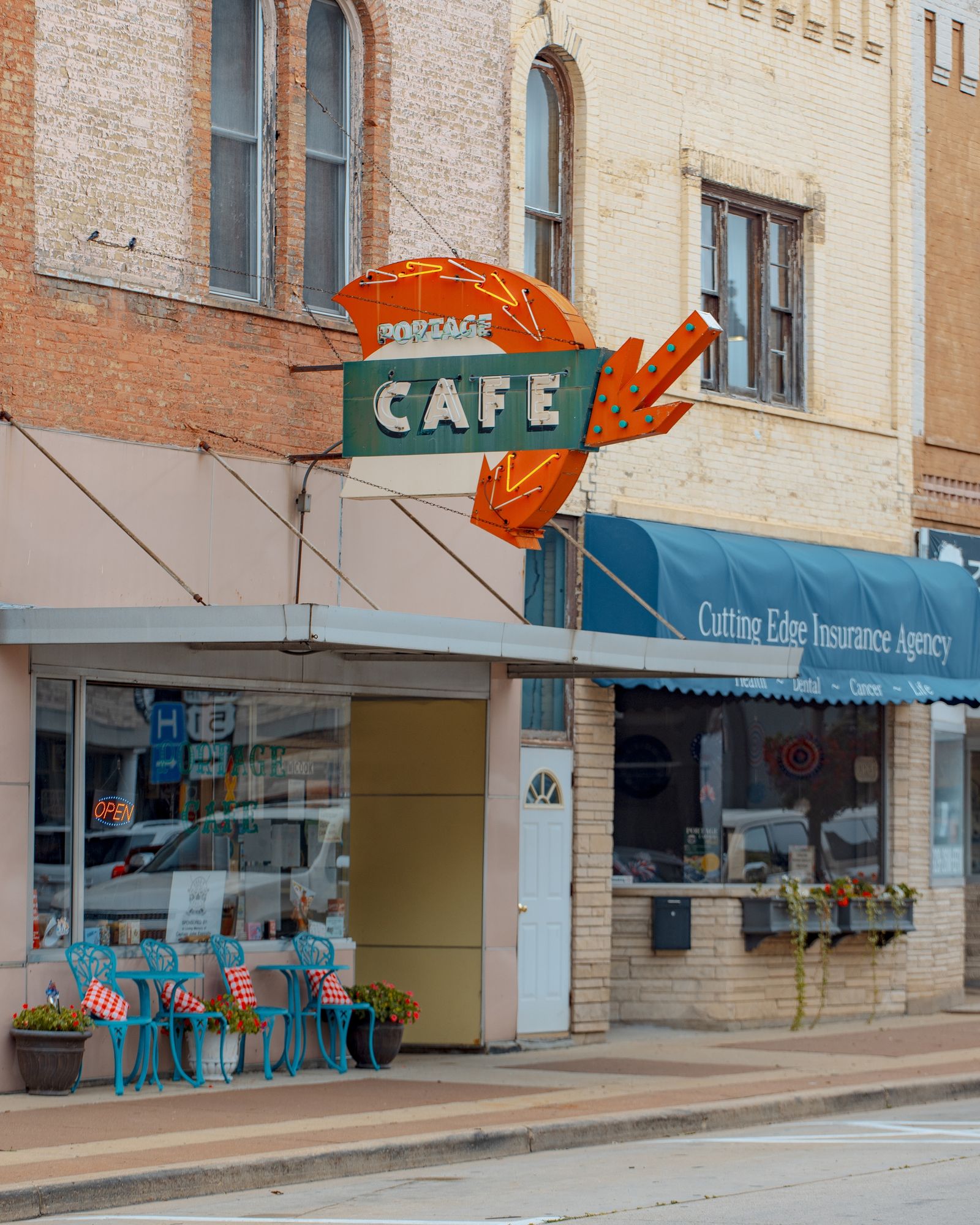 Portage Cafe 01