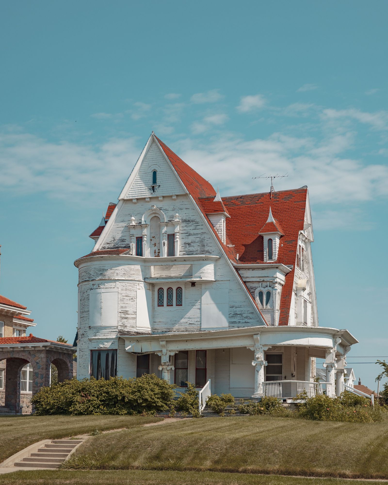 Queen of Hearts Mansion 01