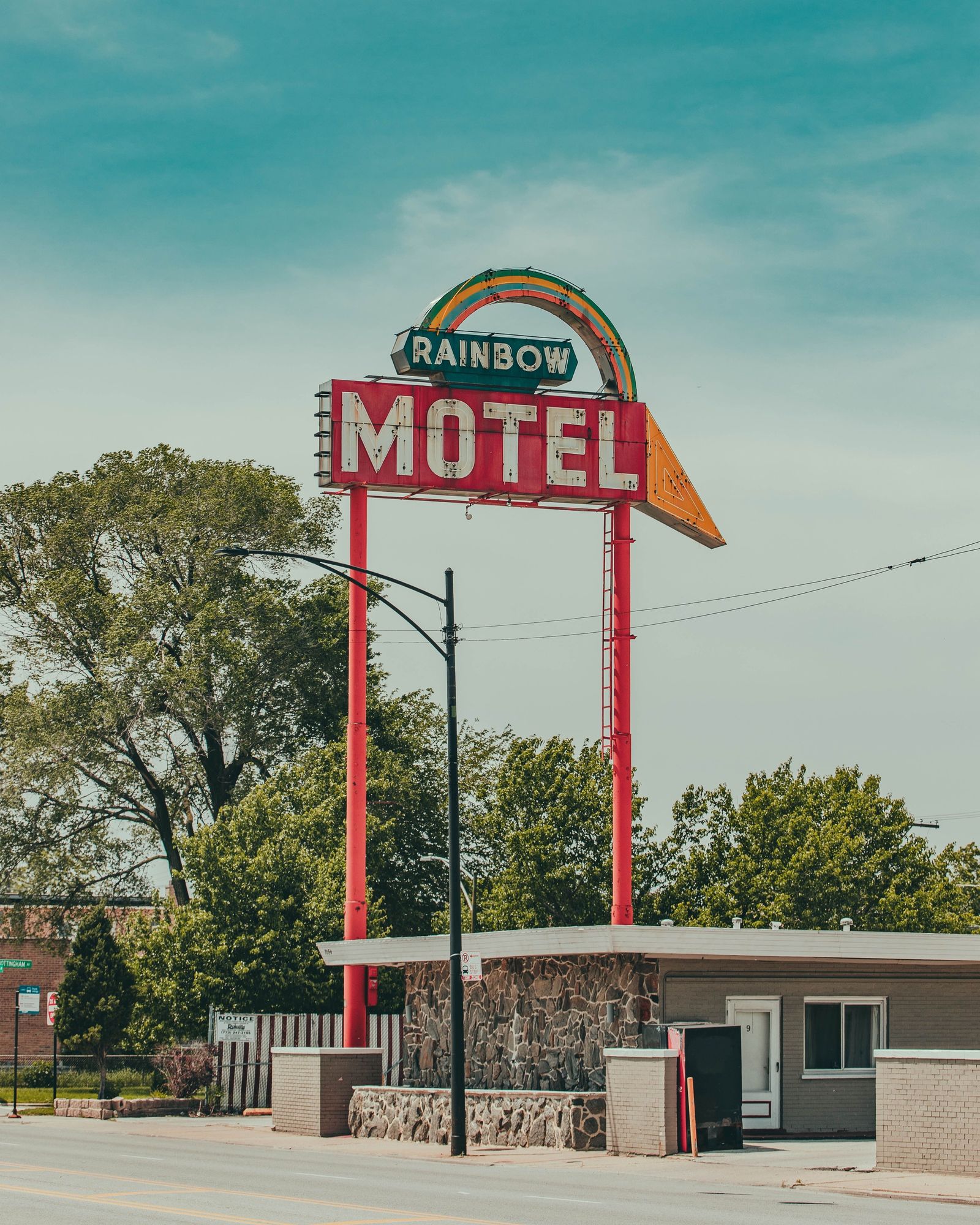 Rainbow Motel 01