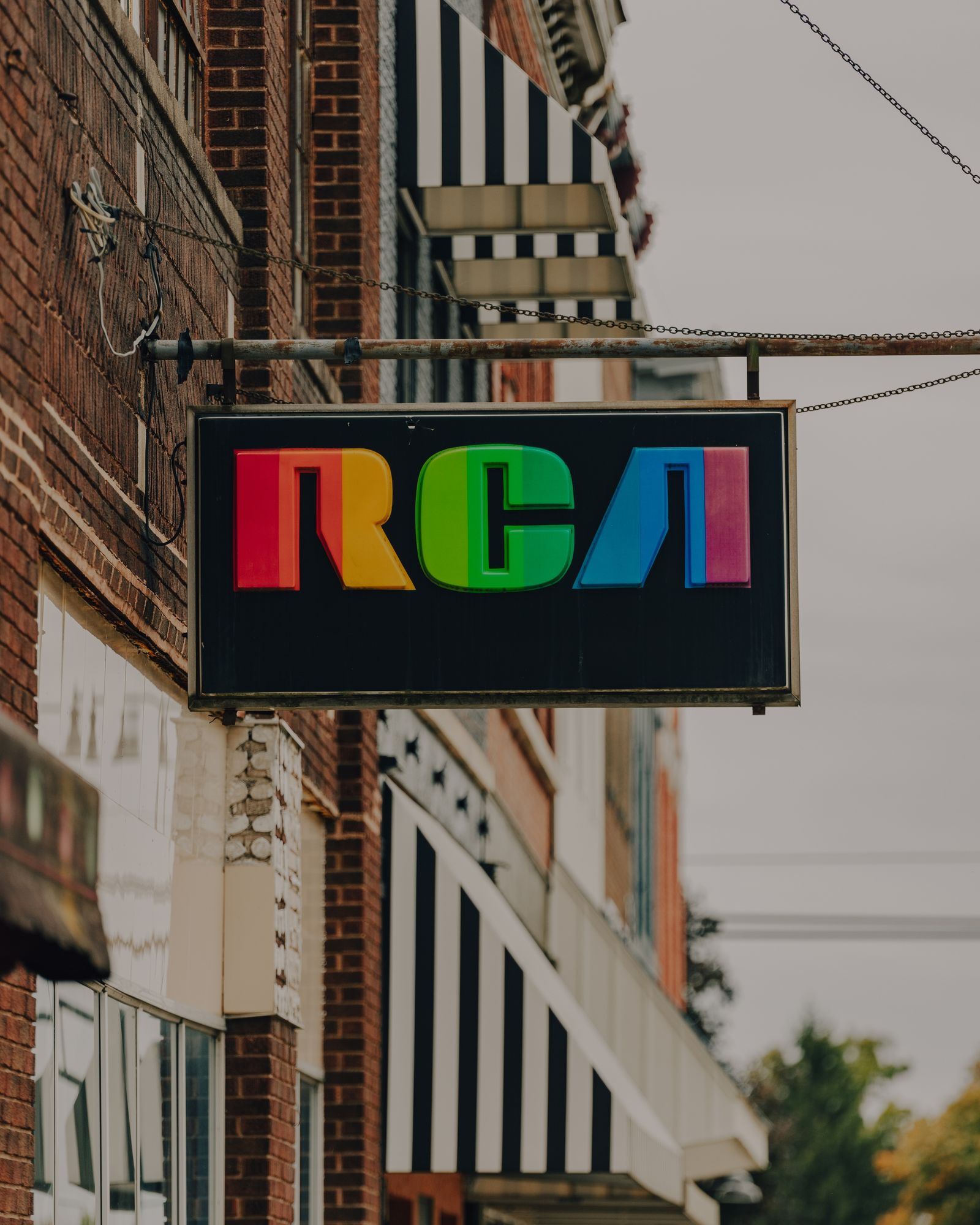 Retro RCA Sign in Marshall 02