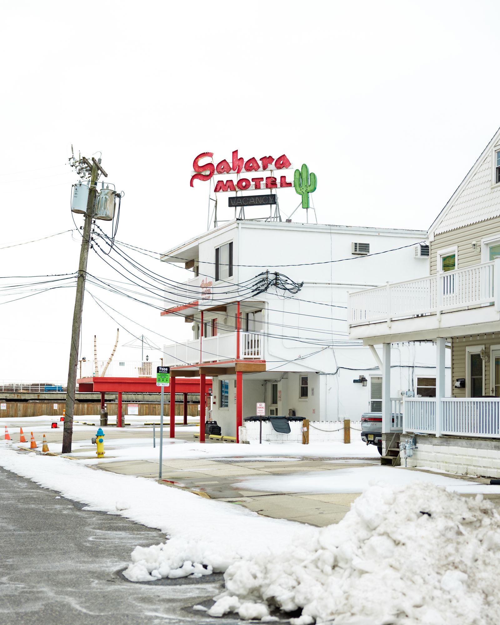 Sahara Motel in Winter 01