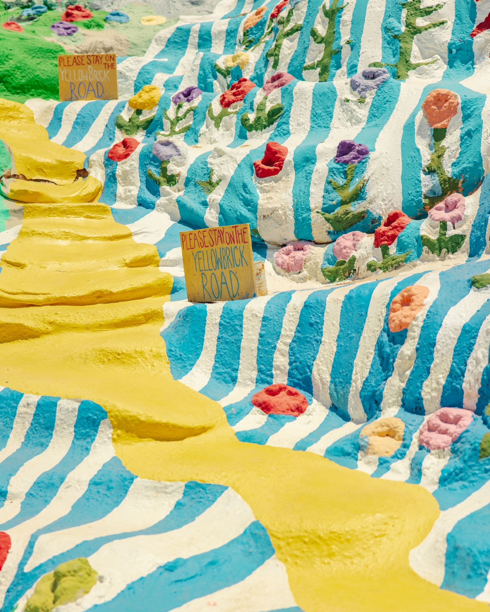 Salvation Mountain 03
