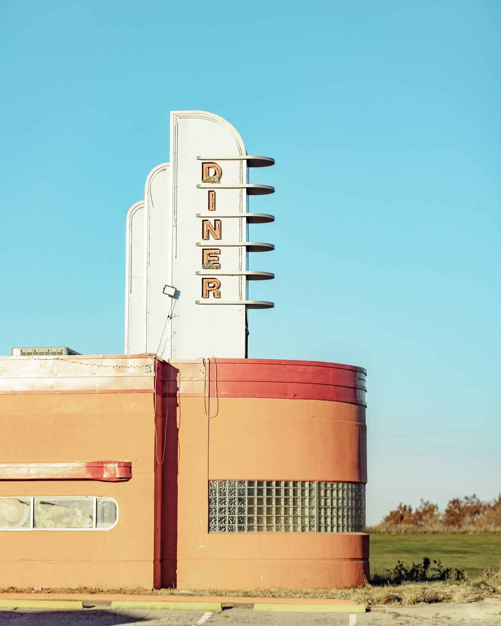 Shuttered Iowa 80 Diner 02