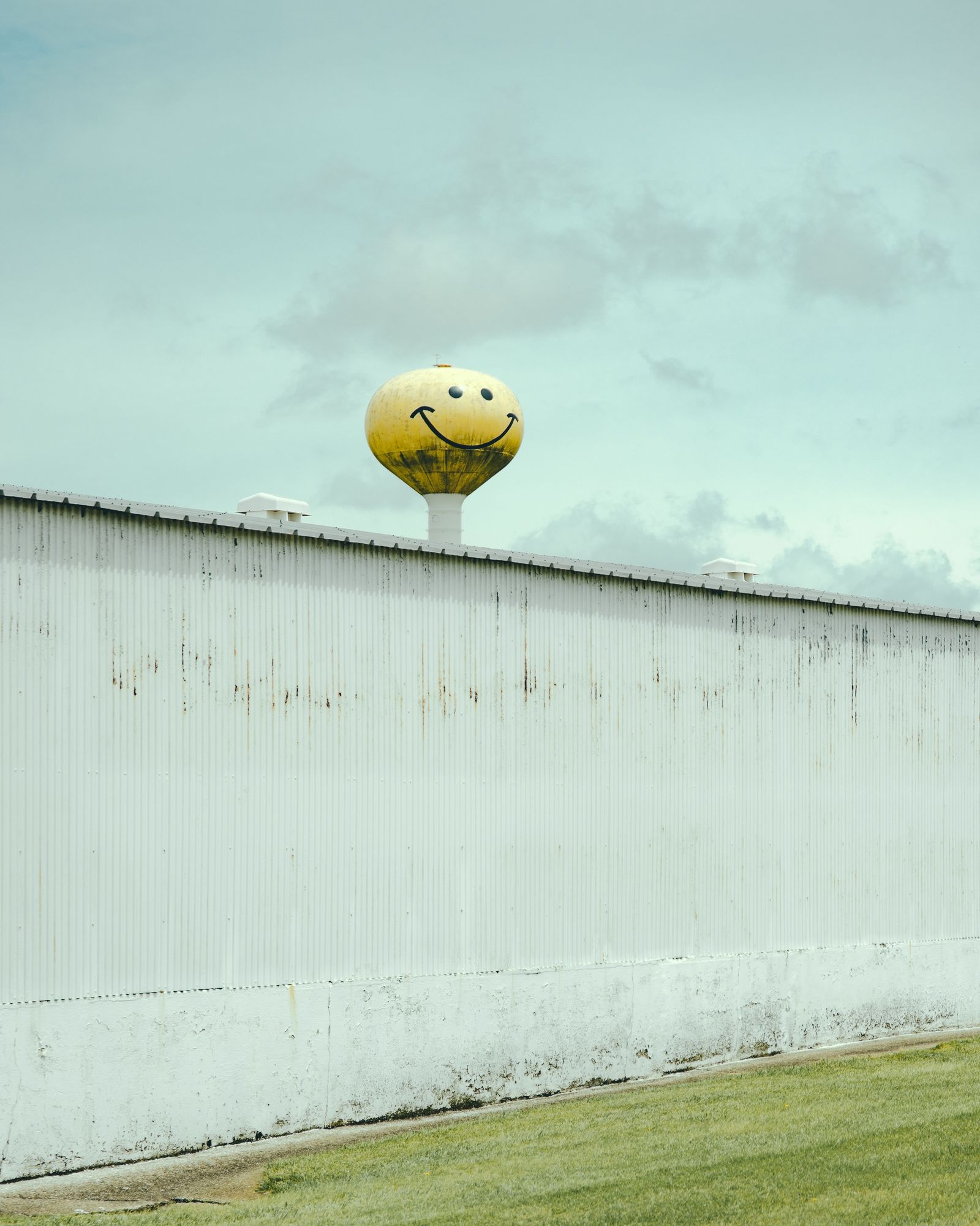 Smiley Face Water Tower 01