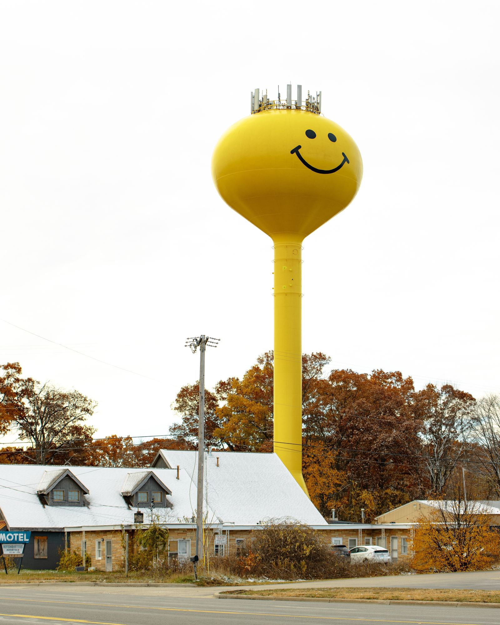 Smiley Tower in Fruitport 01