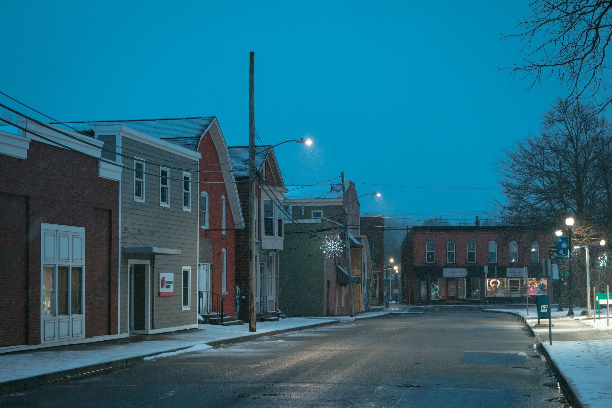Snowy Night in Springville 02