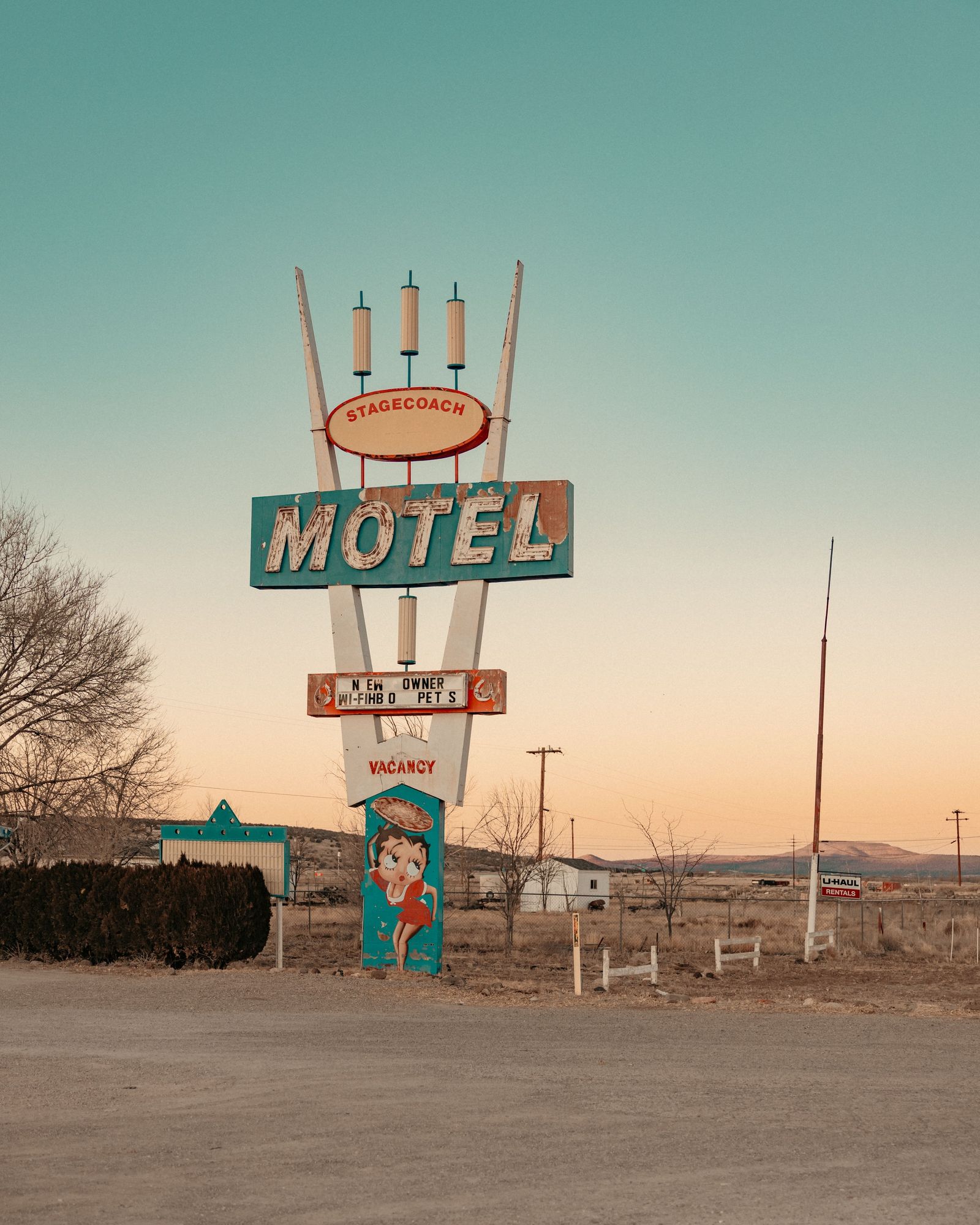 Stagecoach Motel 01