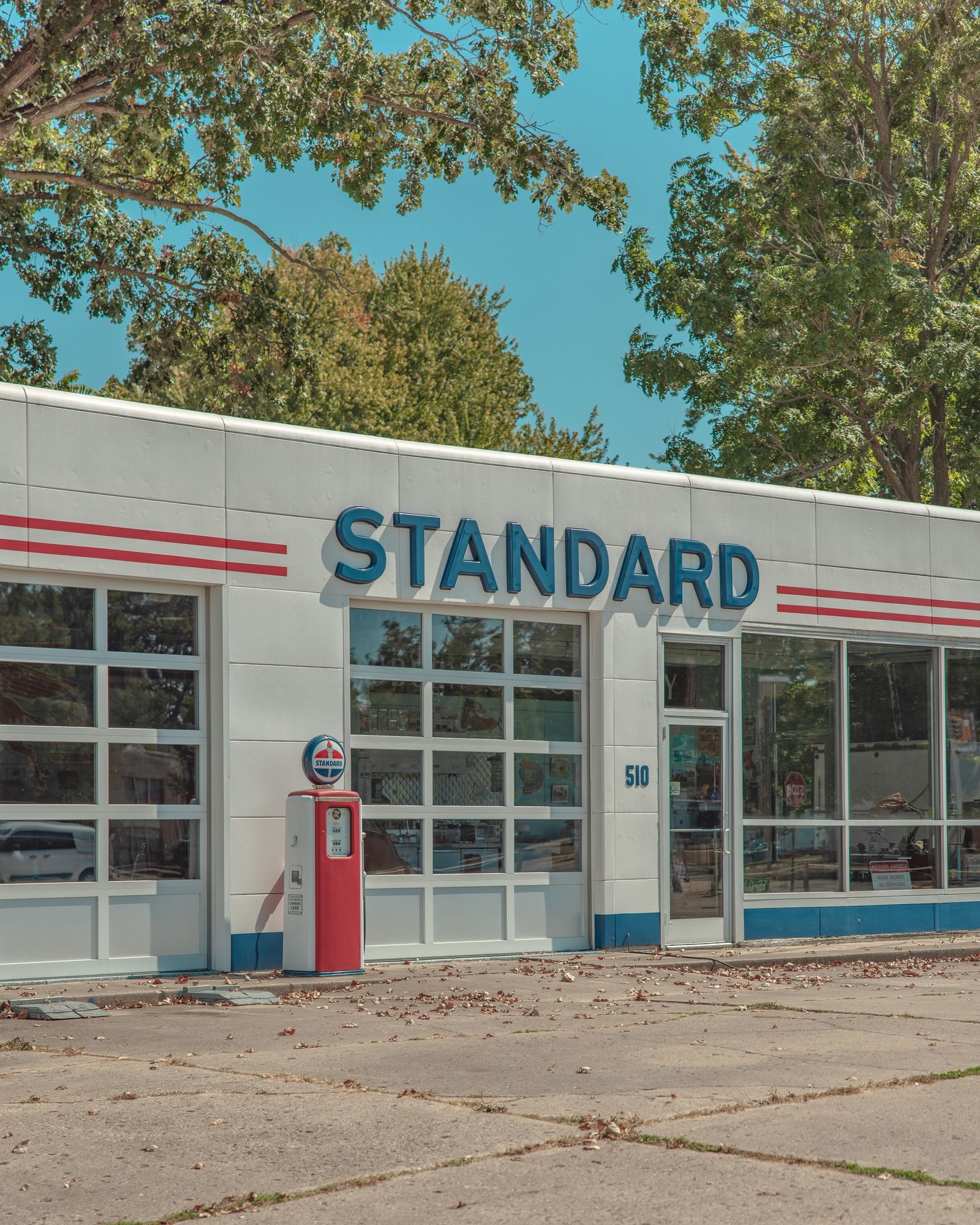 Standard Station in Auburn 01