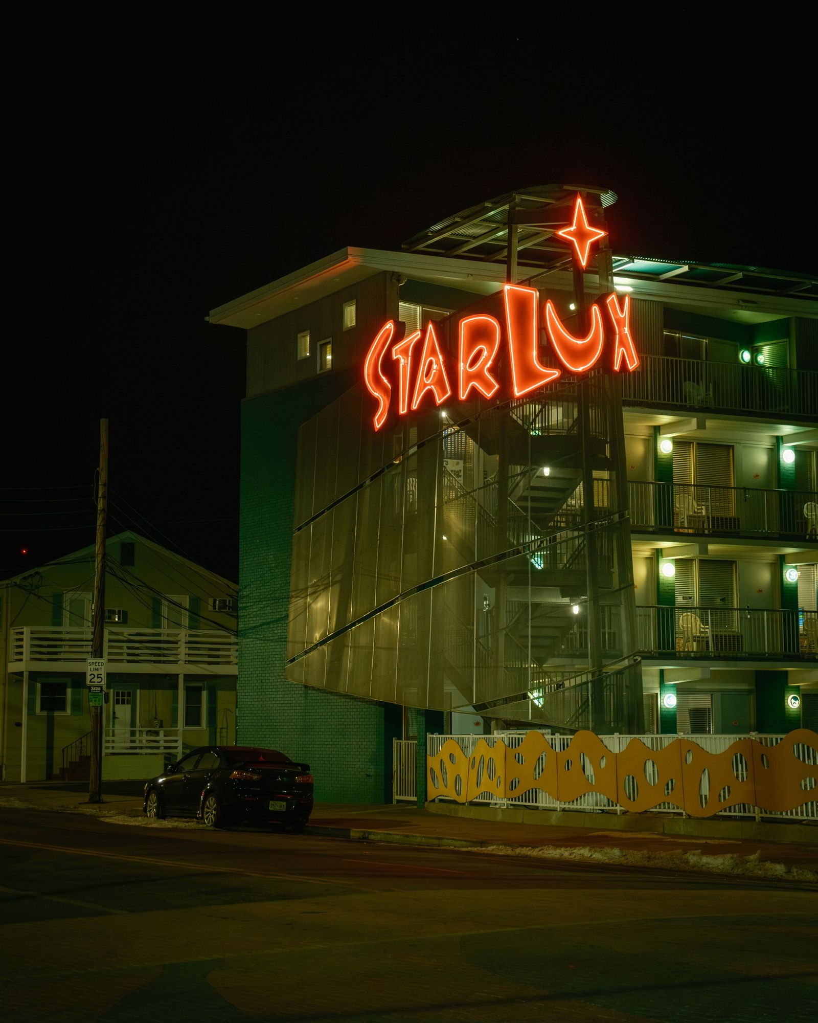 Starlux Hotel, Wildwood 01
