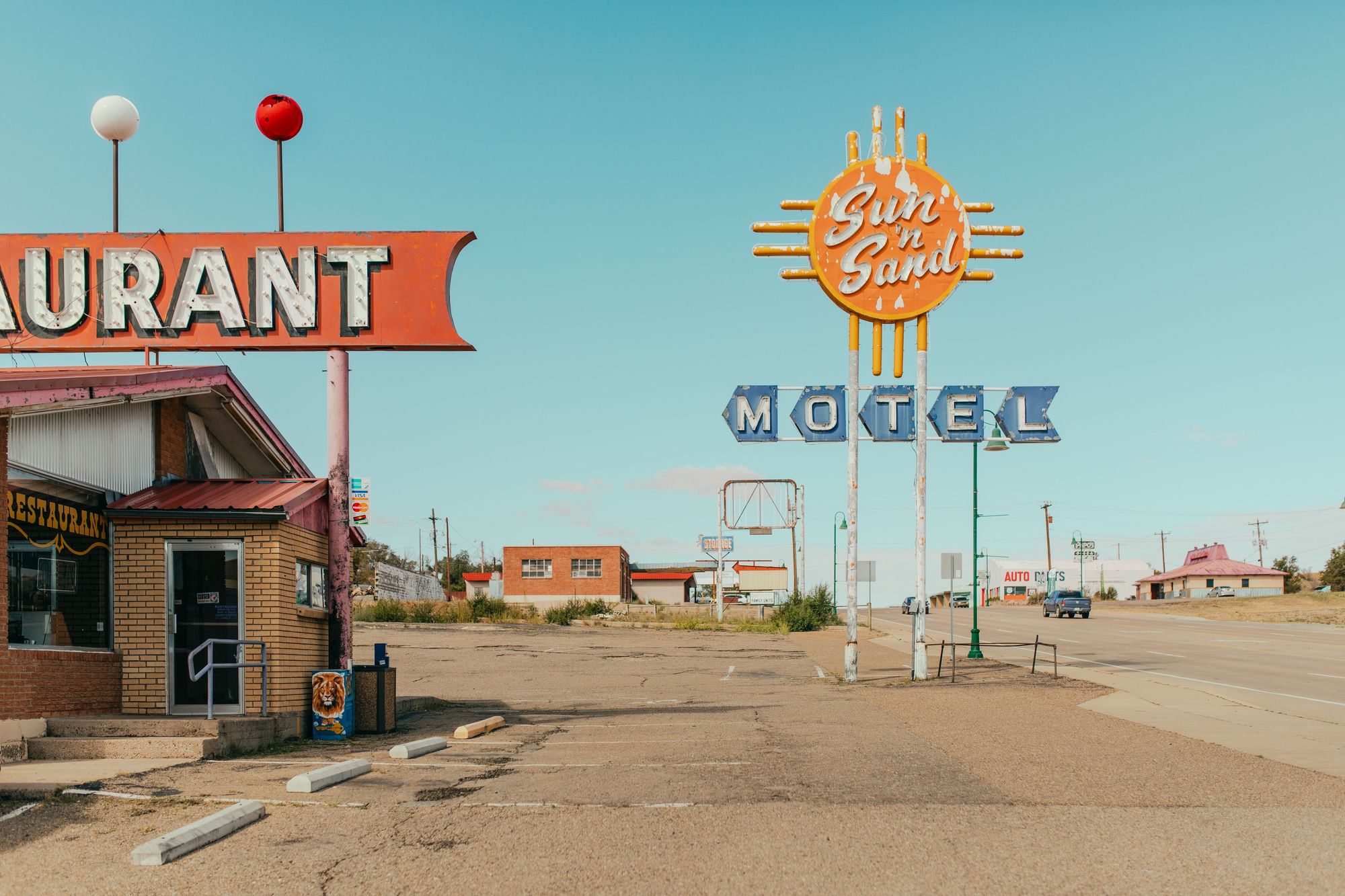 Sun 'n Sand Motel 02