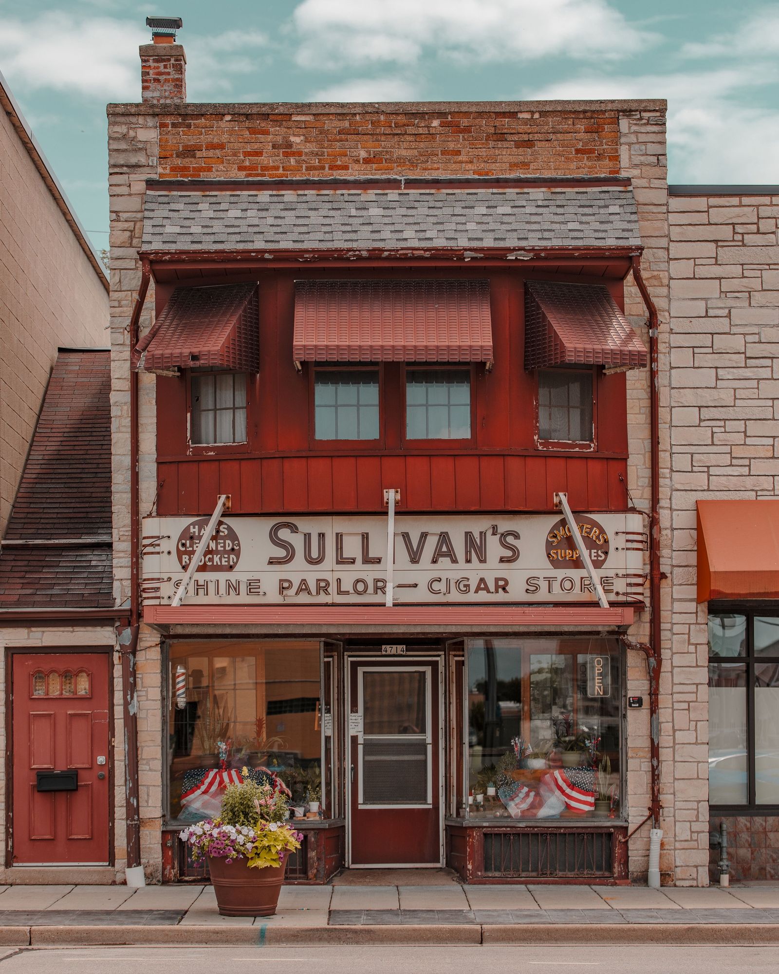 Sullivan's Storefront 01